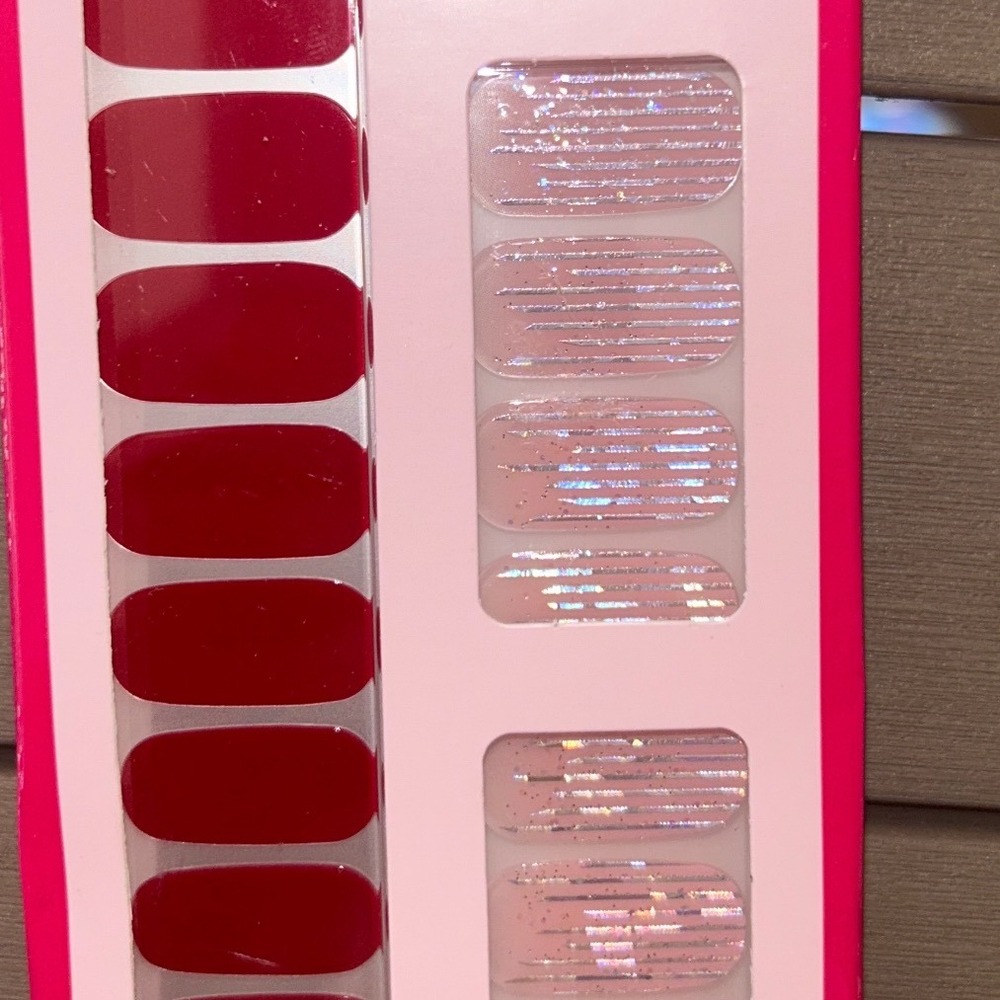 Dashing Diva Gloss Ultra Shine Gel Nail Strips Dance Floor Red Glitter